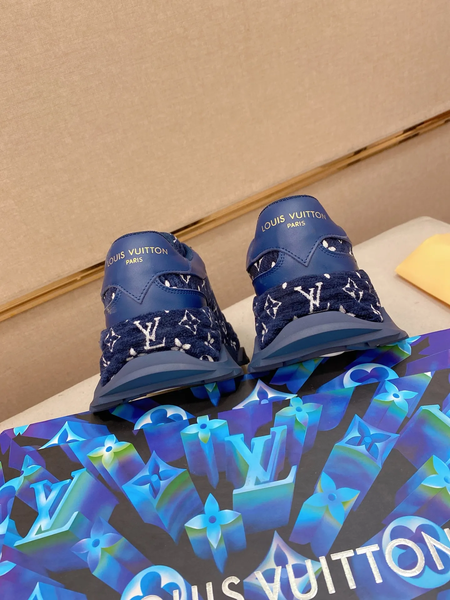 Factory price 600💰 Louis Vuitton (Louis Vuitton/lv) official website 1:1 copy 👊🏻Upper 🇮🇹Imported cowhide🇩🇪Lining imported breathable mesh lining. The original outsole is molded to reflect the identity of every man, and the upper foot is elegant and stable🚶🏻🚶🏻The high-end custom counter original replica📯The shoe last remains unchanged regardless of wind and rain, and can withstand the verification of time🔍️,🔵 Size: 39-45. Can be customized 38-46 non-refundable and non-exchangeable!